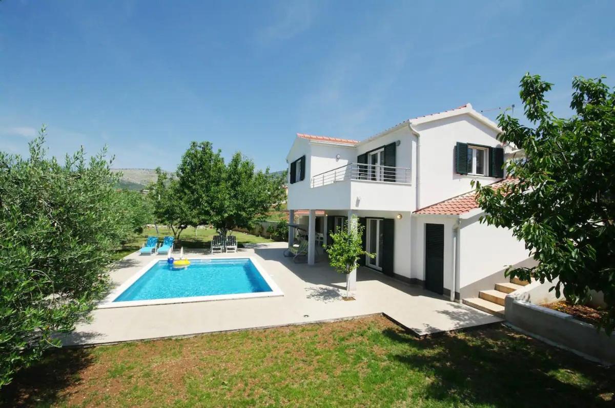 Вілла House Viki Plano Екстер'єр фото